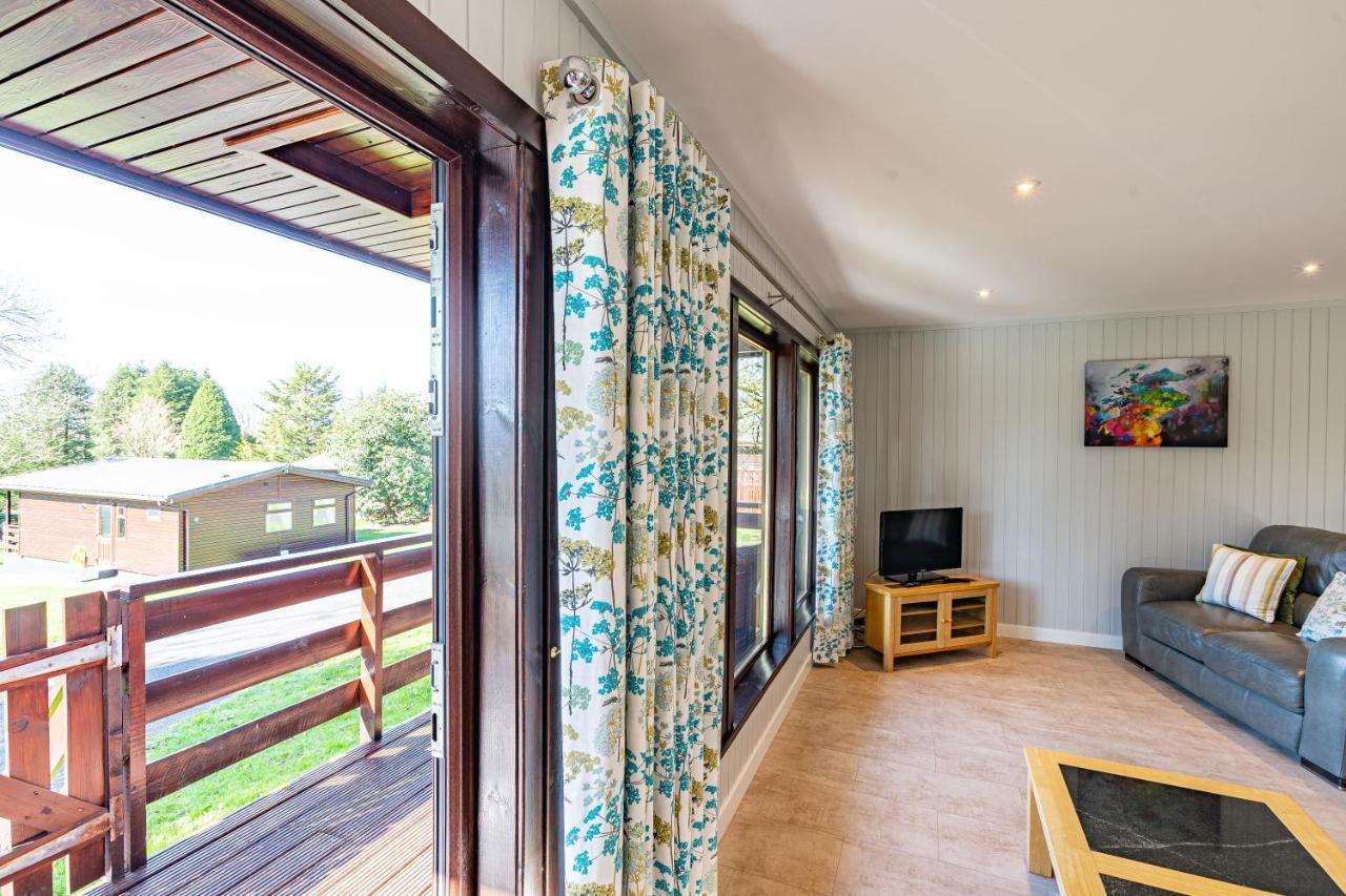 Bluebell Lodge 7 With Hot Tub Нютън Стюарт Екстериор снимка